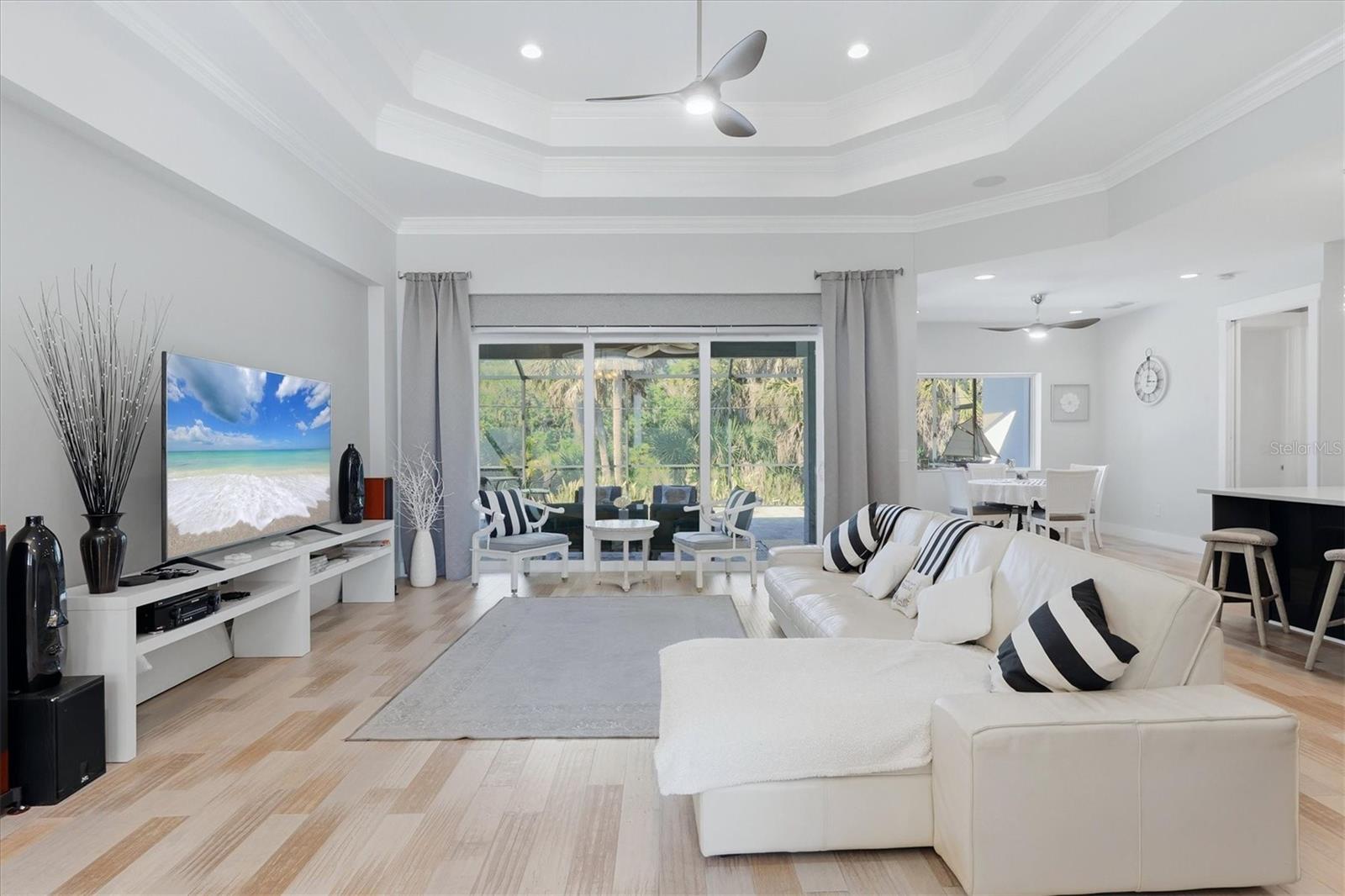 SOUTH VENICE - Residential