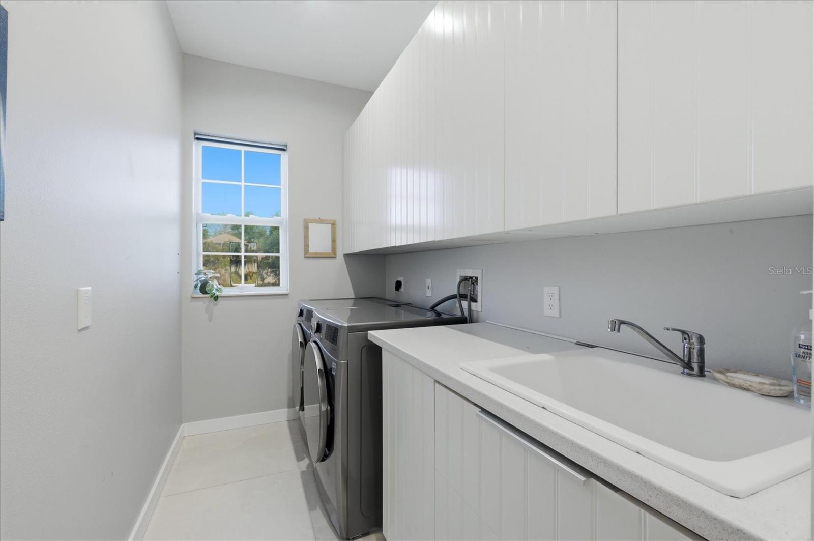 SOUTH VENICE - Residential