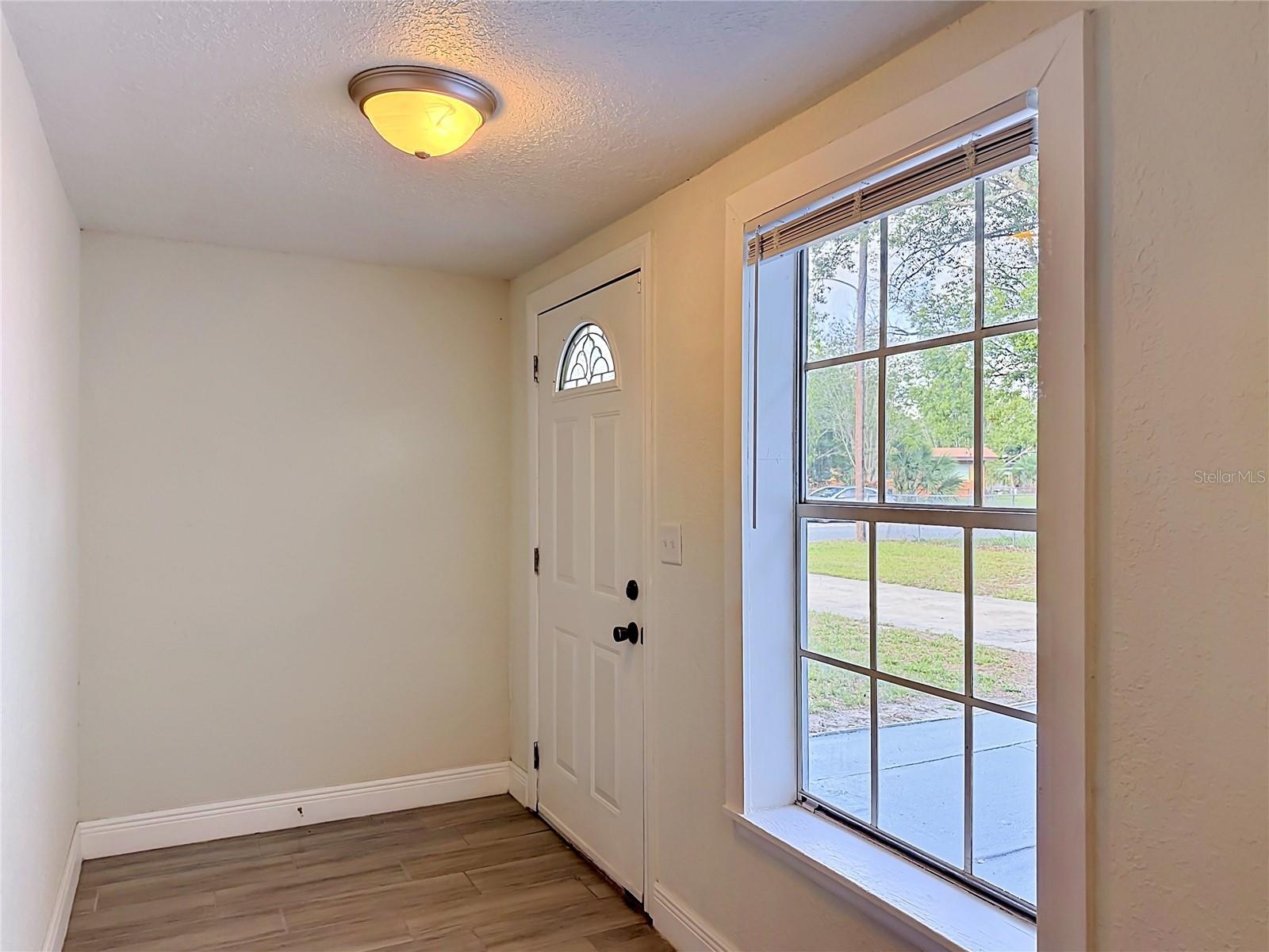 807 CHEROKEE CIRCLE