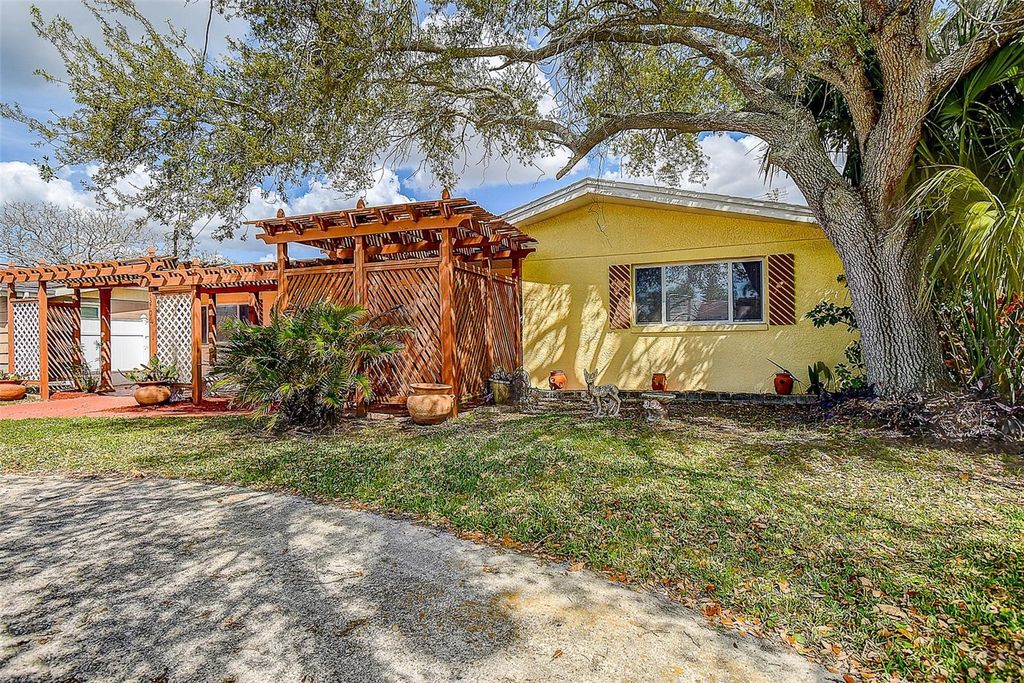 Photo of 13706 Britton Drive, Hudson, FL 34667 (MLS # TB8483585)