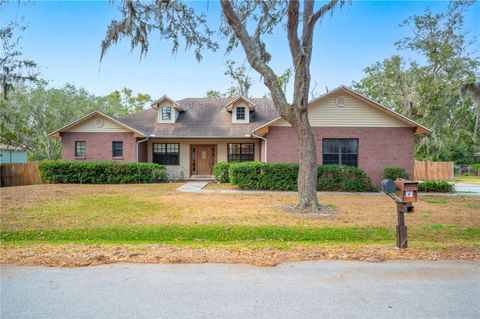 A home in LAKELAND