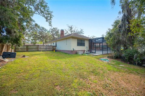 A home in LAKELAND