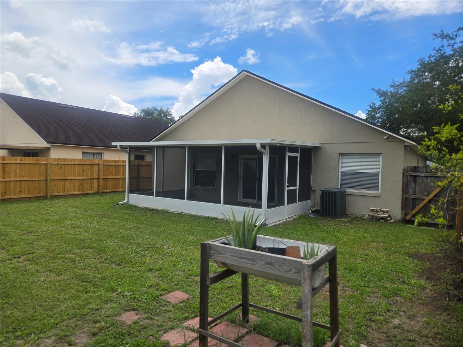 2940 CANOE CIRCLE