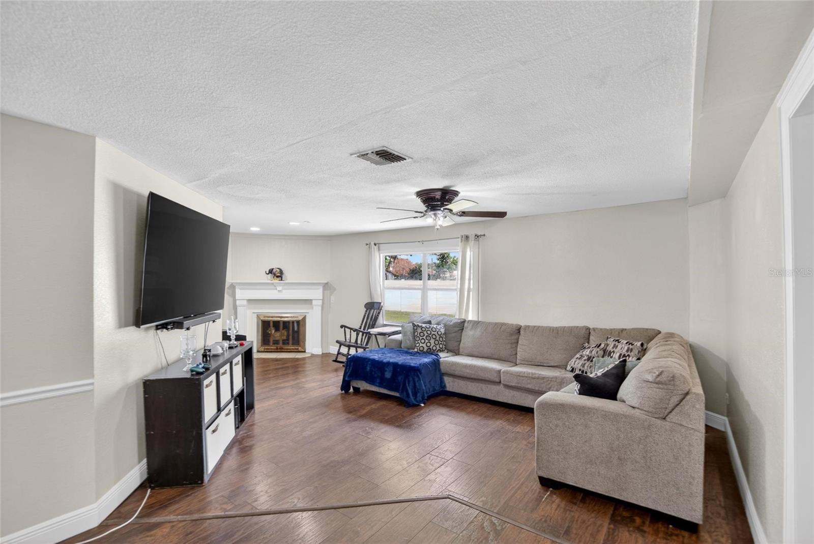 COMBEE MANOR - Residential