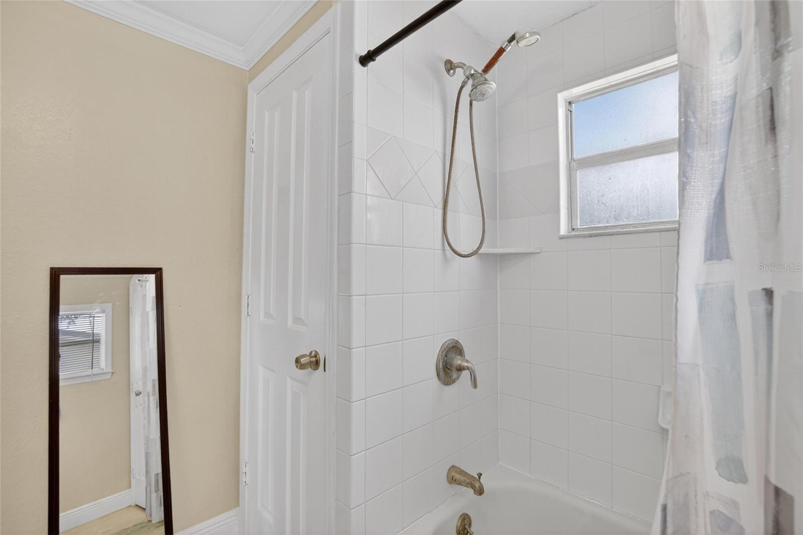 COMBEE MANOR - Residential