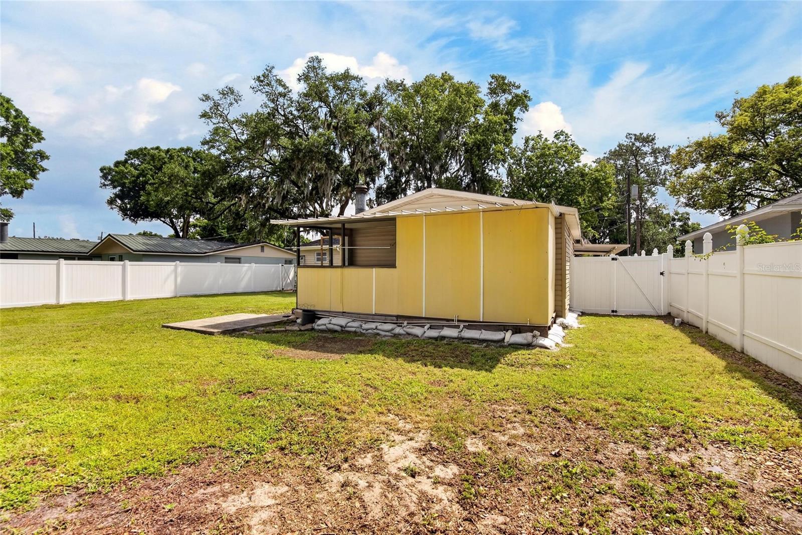 COMBEE MANOR - Residential