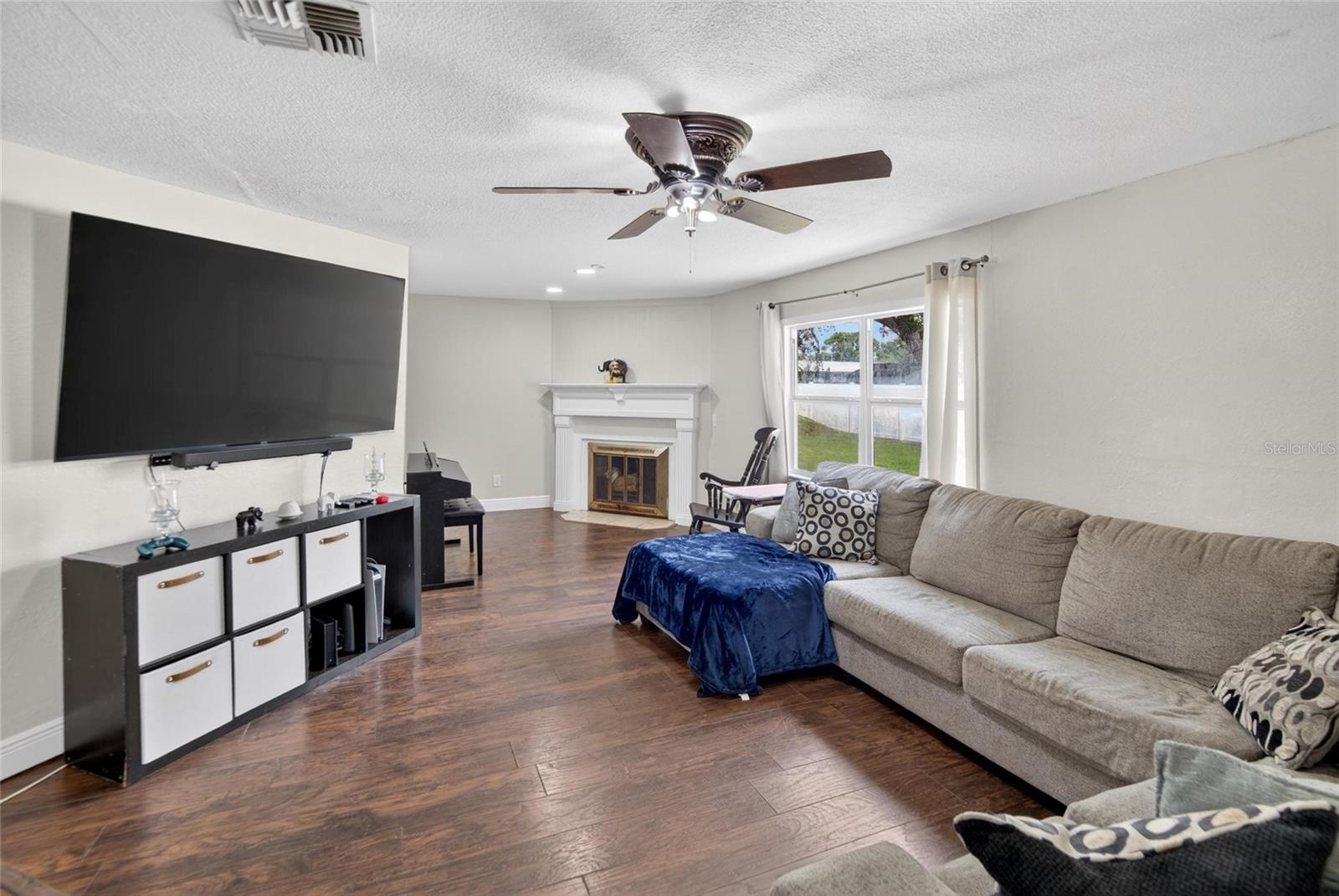 COMBEE MANOR - Residential