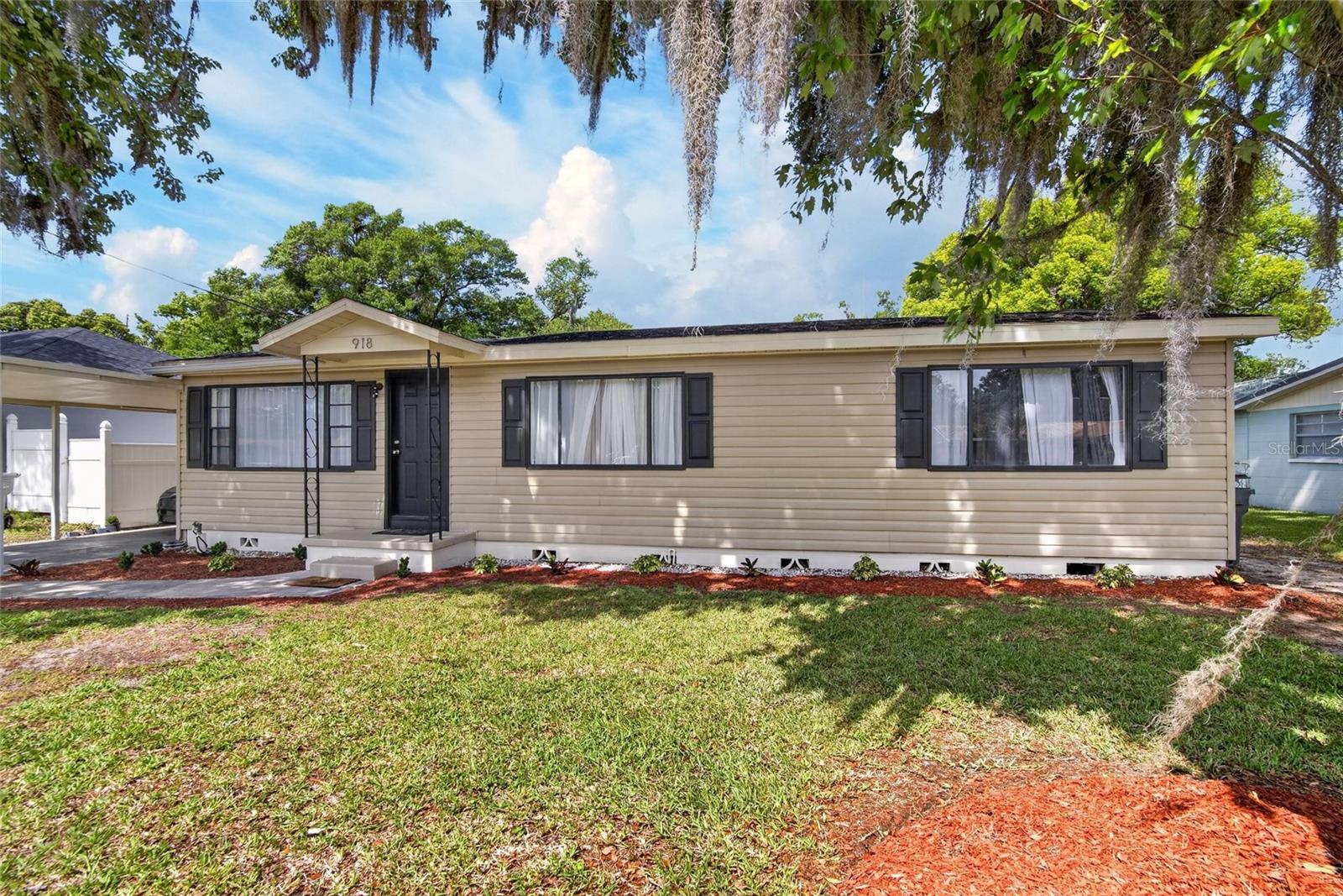 COMBEE MANOR - Residential