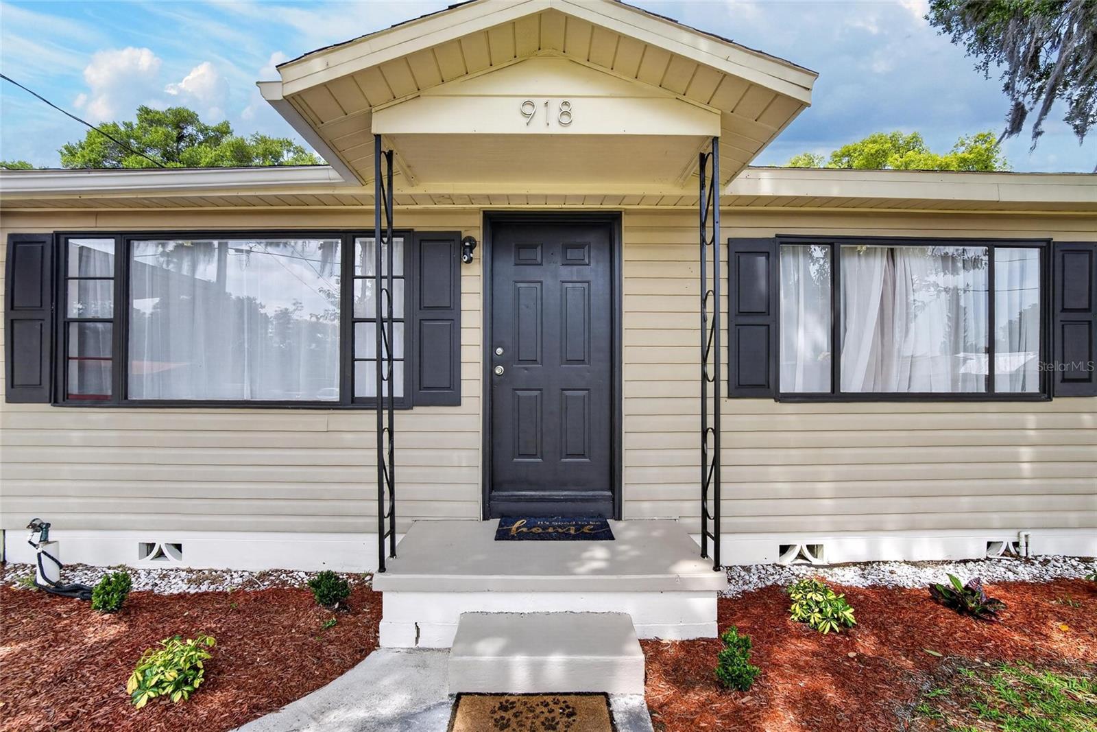 COMBEE MANOR - Residential