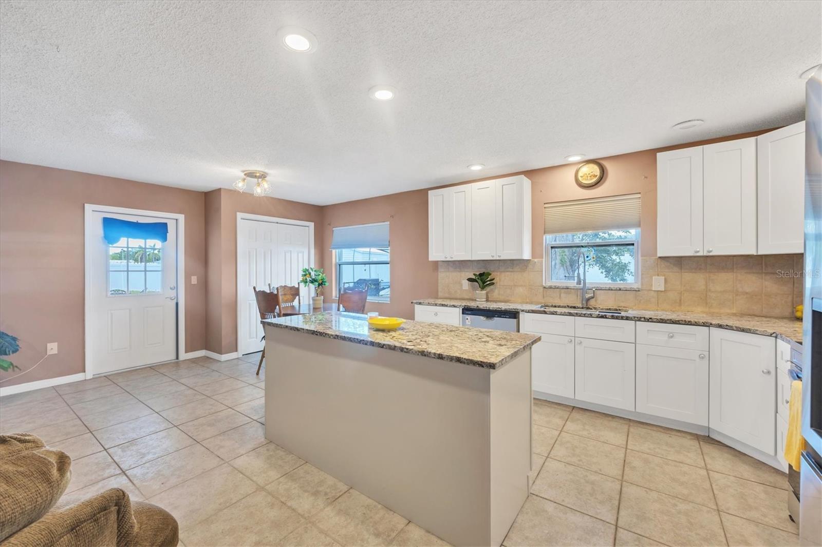 HIGHLAND SHORES - Residential