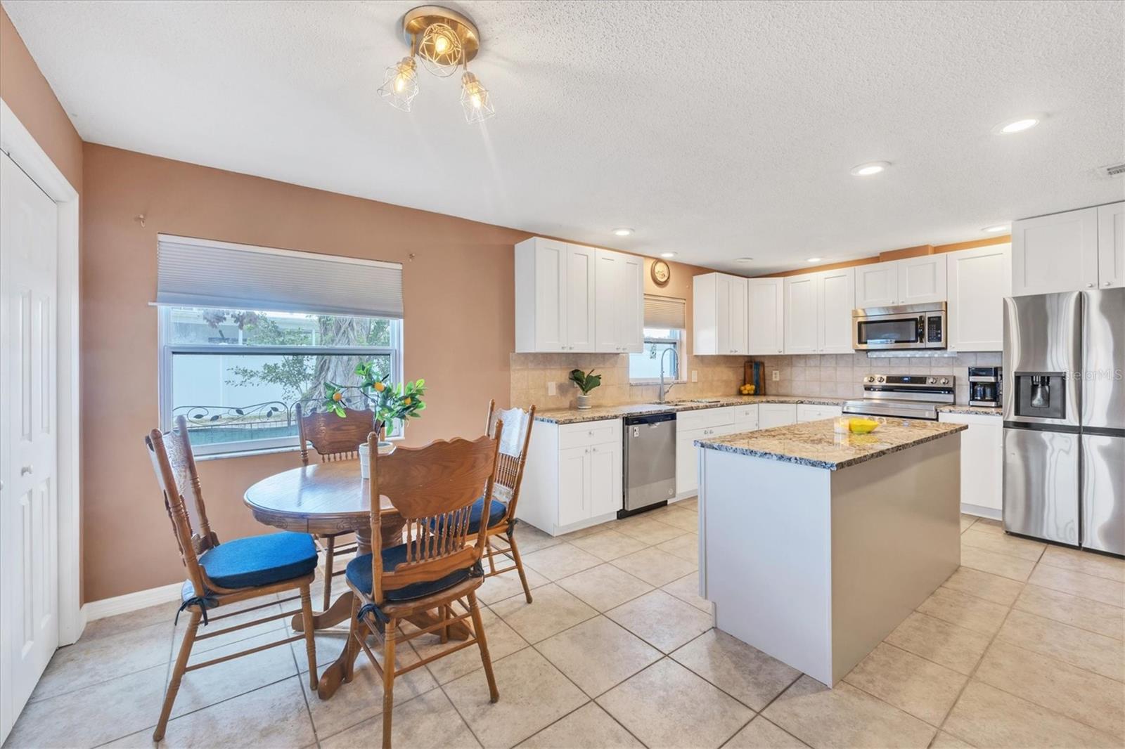 HIGHLAND SHORES - Residential