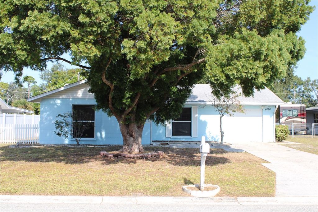 Photo of 4024 13th Avenue W, Bradenton, FL 34205 (MLS # A4673183)