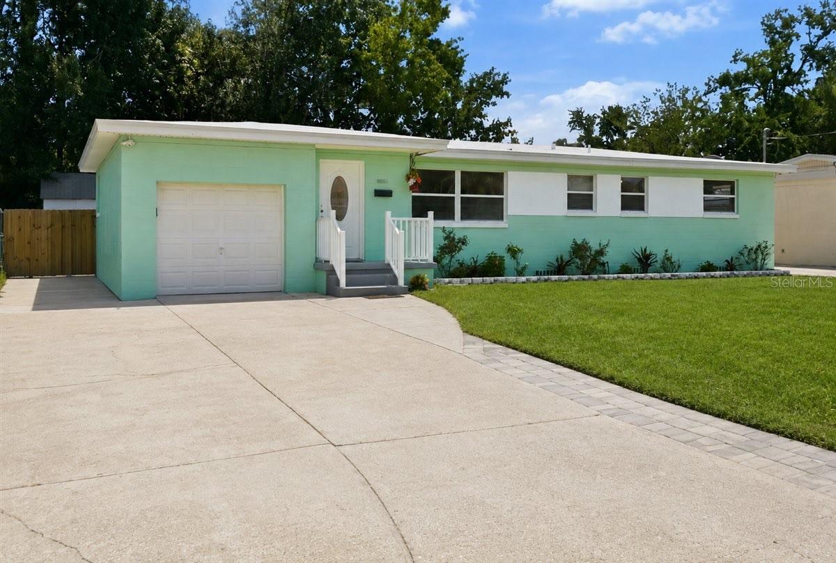 2125 W LOU DRIVE