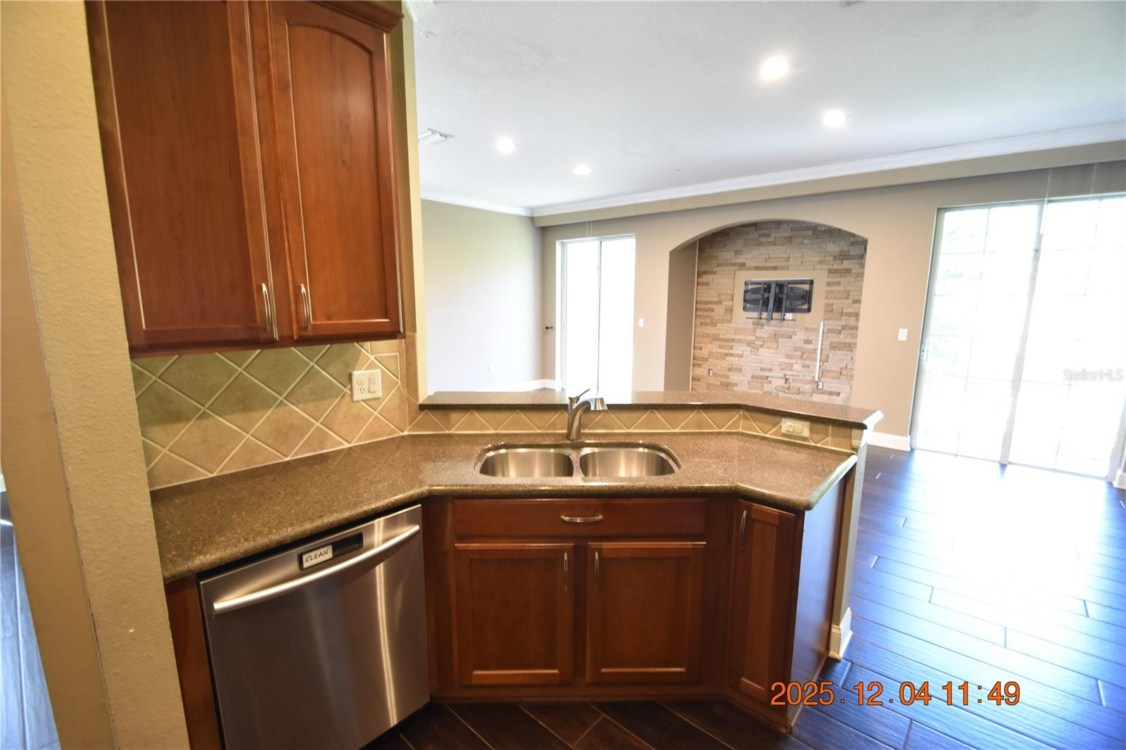 EAGLE PALM PH 1 - Residential Lease