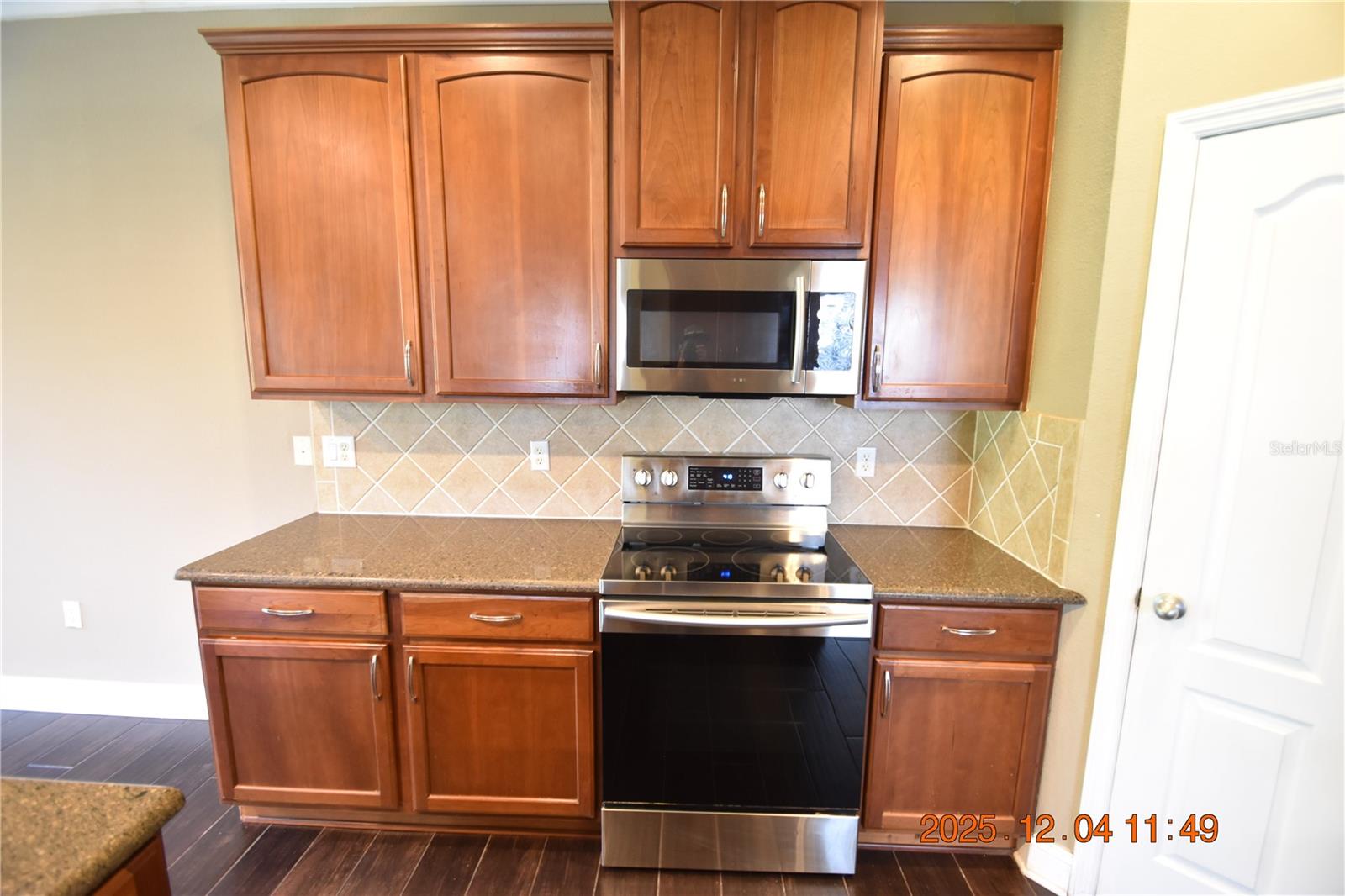 EAGLE PALM PH 1 - Residential Lease