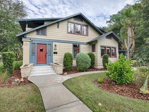 A home in MOUNT DORA