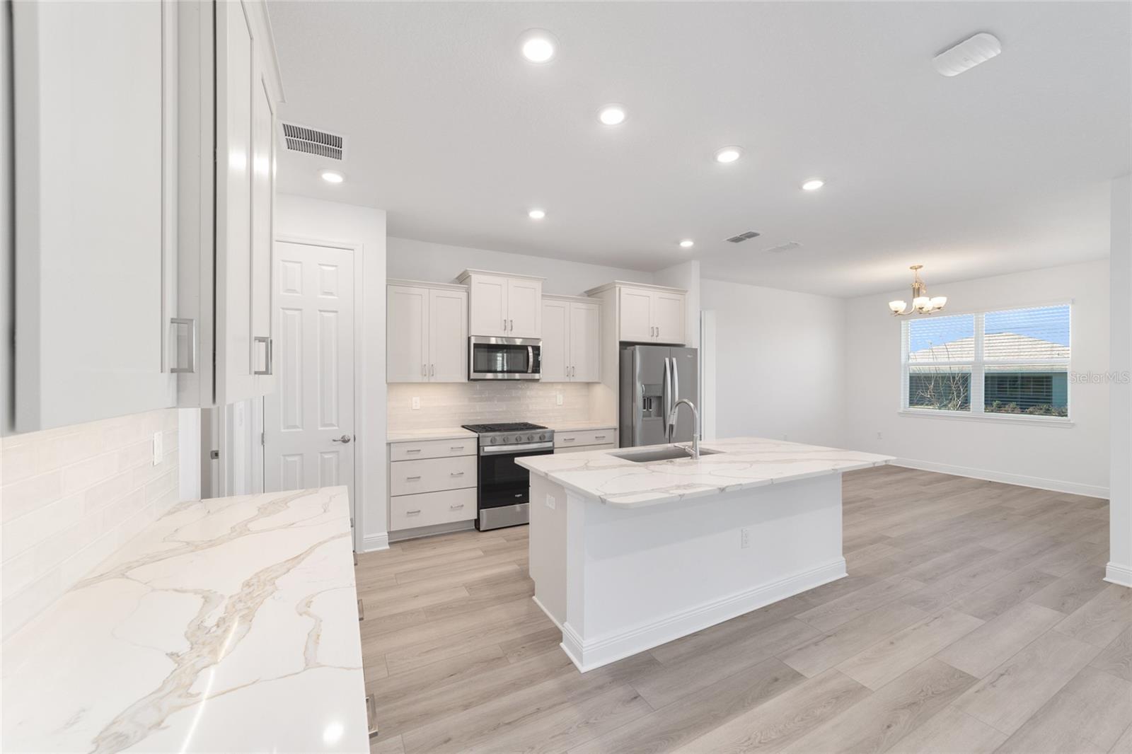 ON TOP OF THE WORLD - Residential