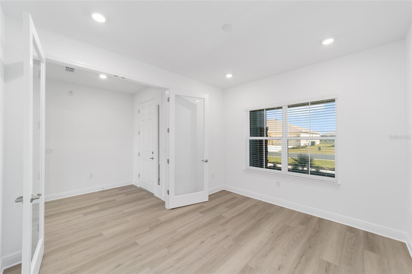 ON TOP OF THE WORLD - Residential