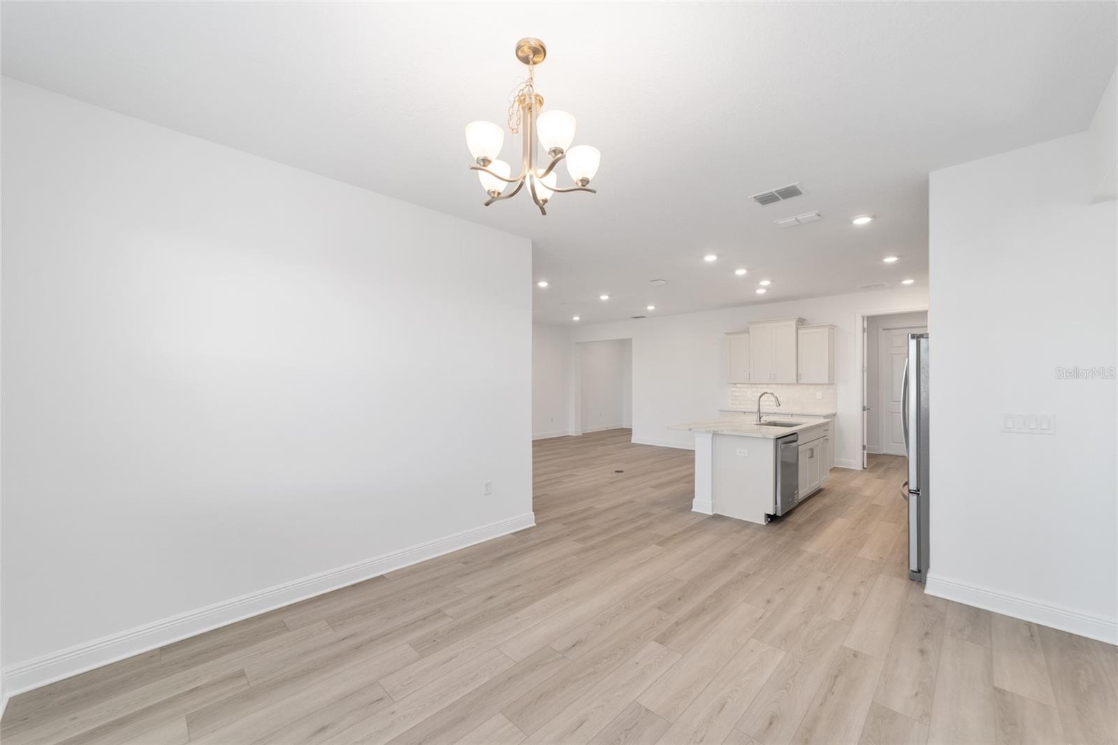 ON TOP OF THE WORLD - Residential