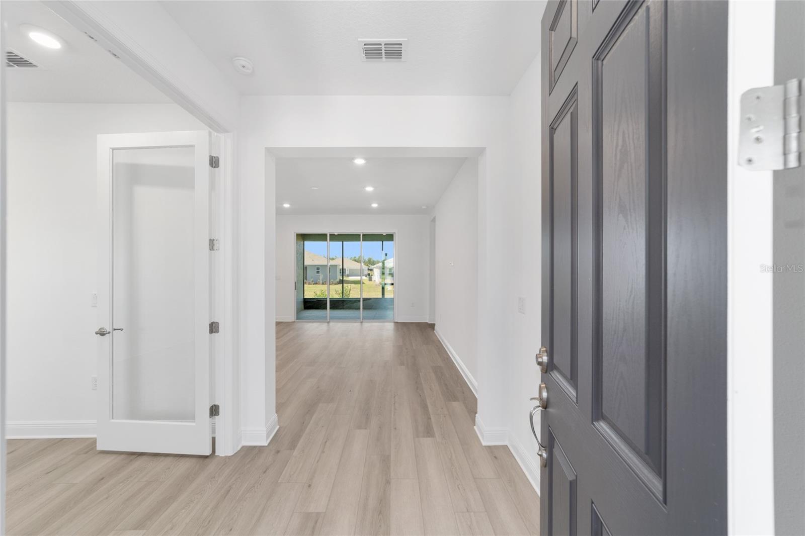 ON TOP OF THE WORLD - Residential