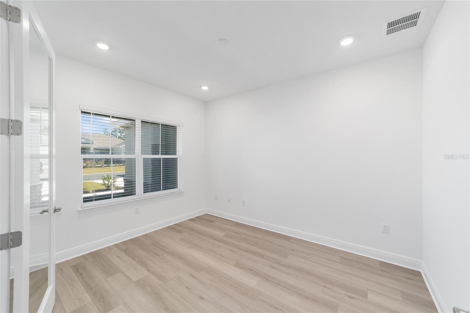 ON TOP OF THE WORLD - Residential