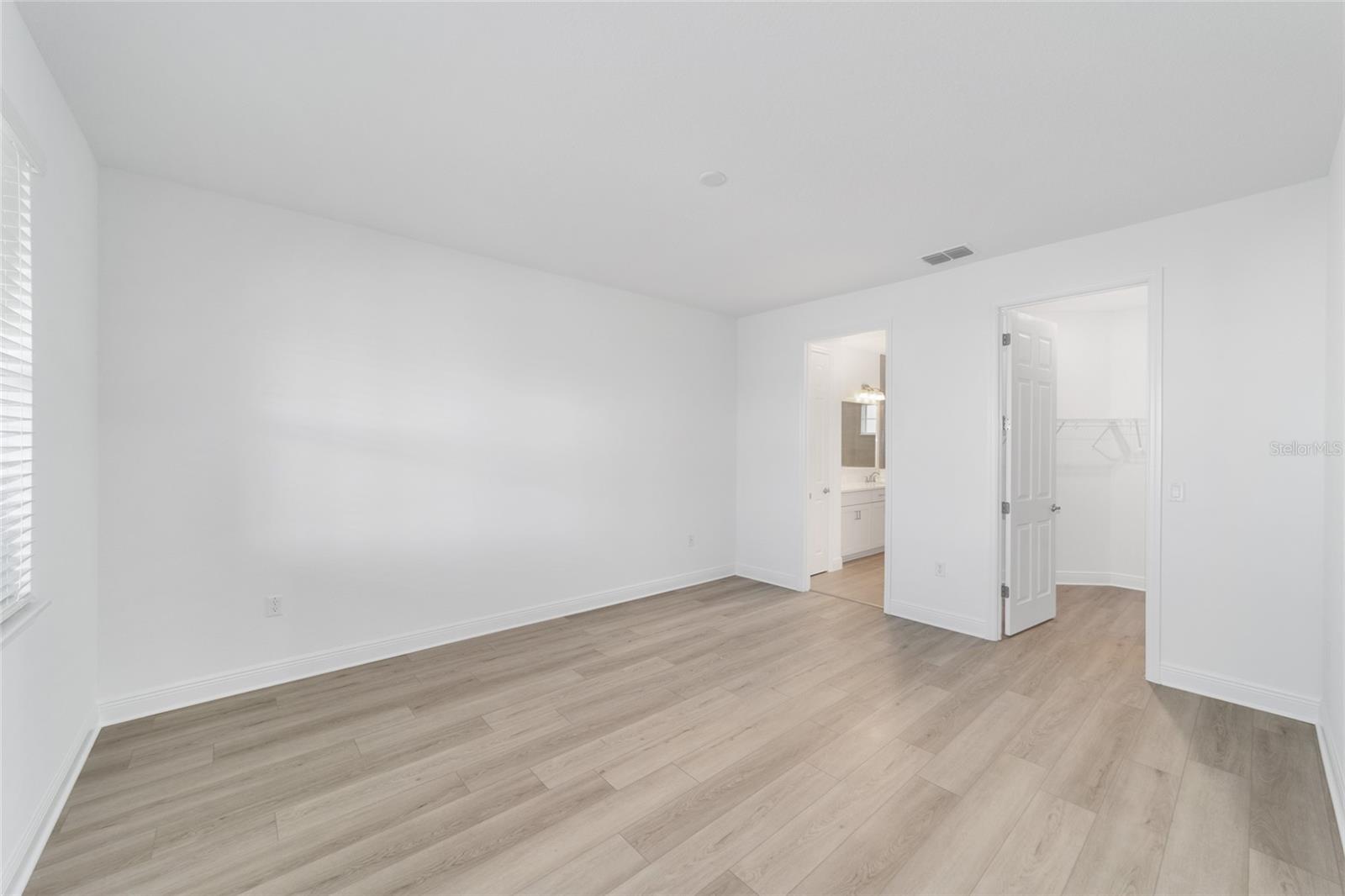 ON TOP OF THE WORLD - Residential