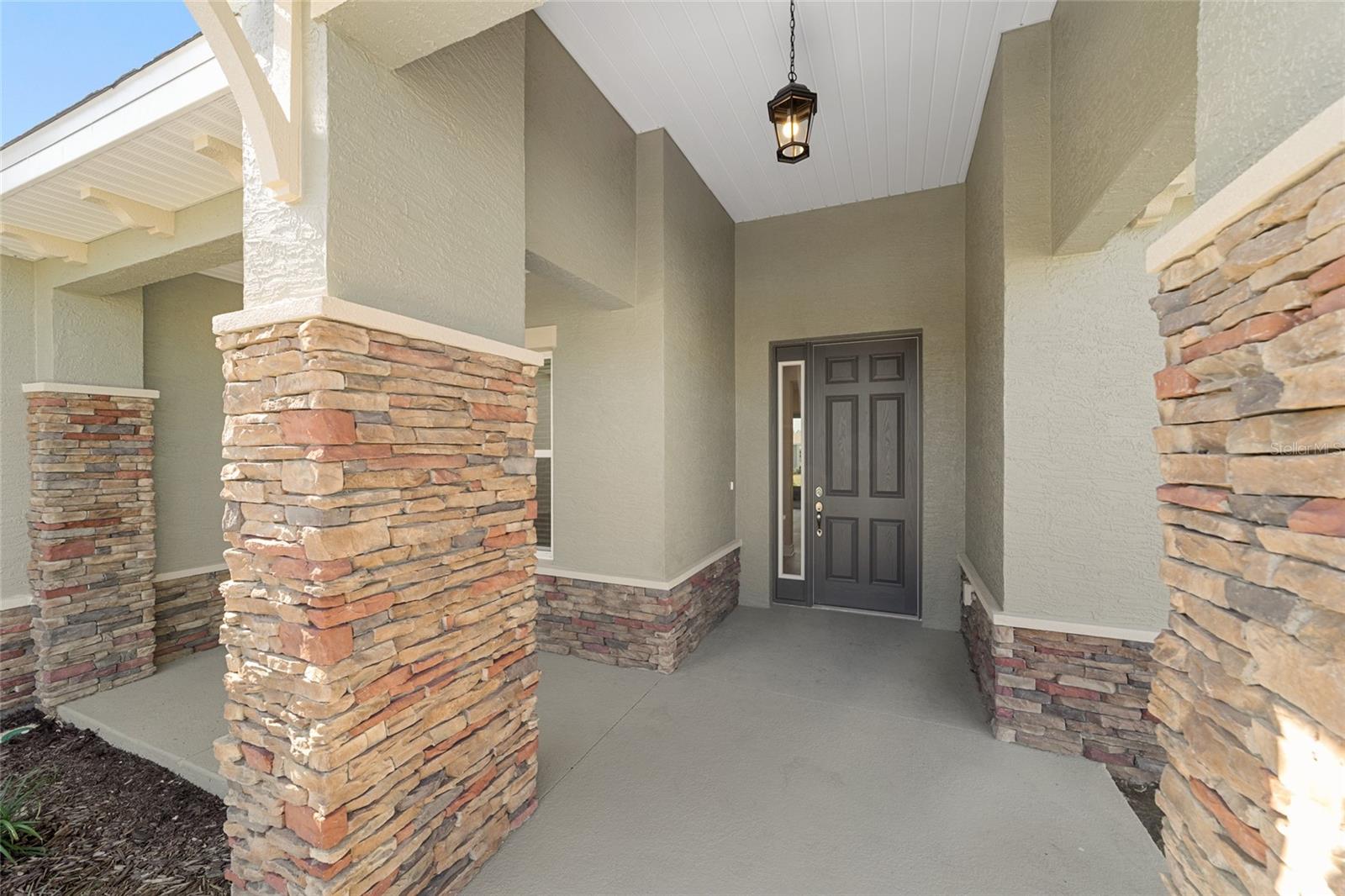 ON TOP OF THE WORLD - Residential