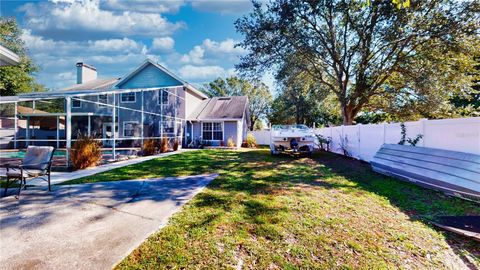 A home in AUBURNDALE