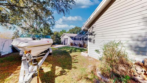 A home in AUBURNDALE