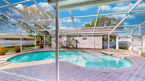 A home in AUBURNDALE