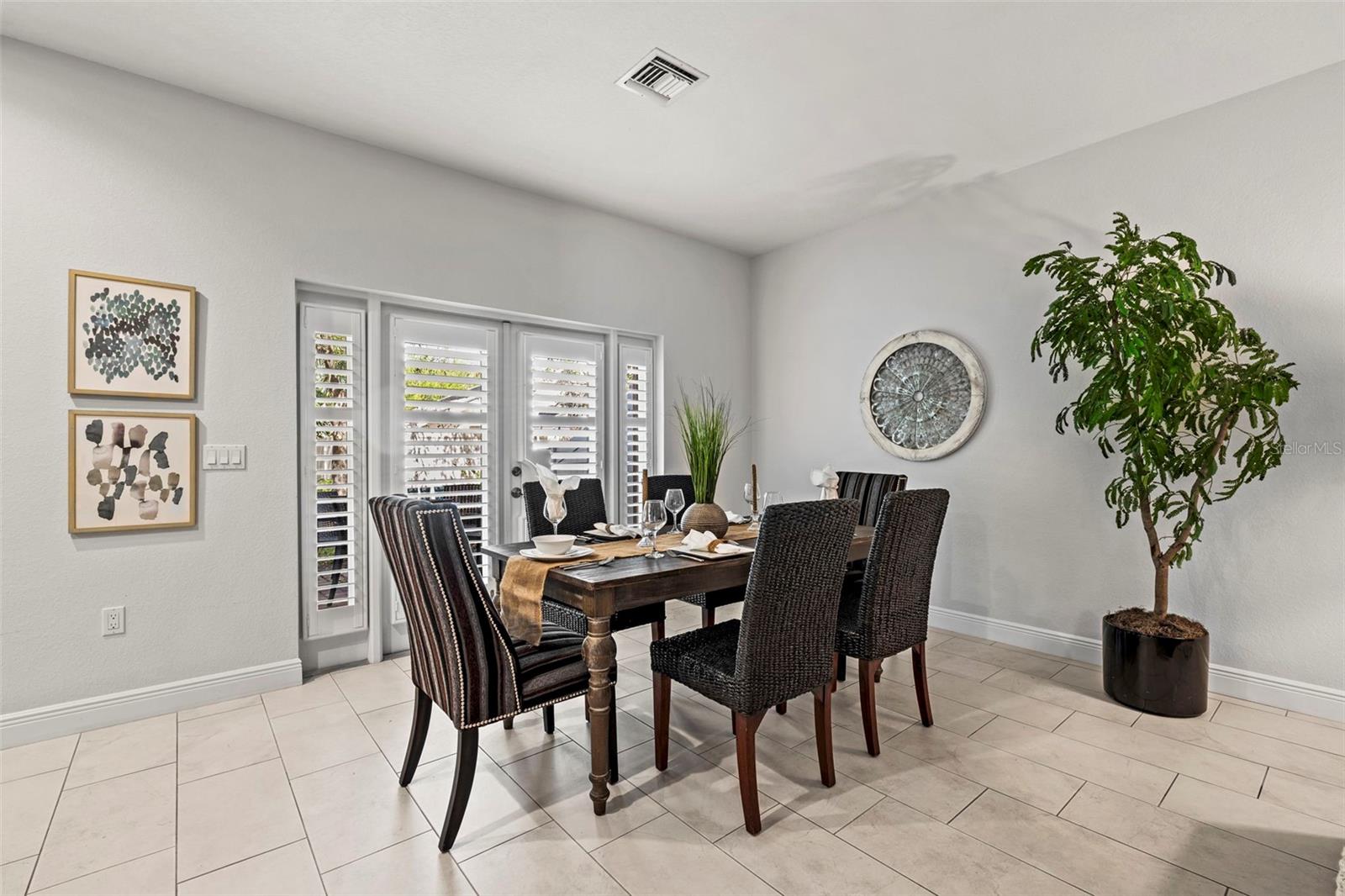 VILLAS AT DATE PALM - Residential