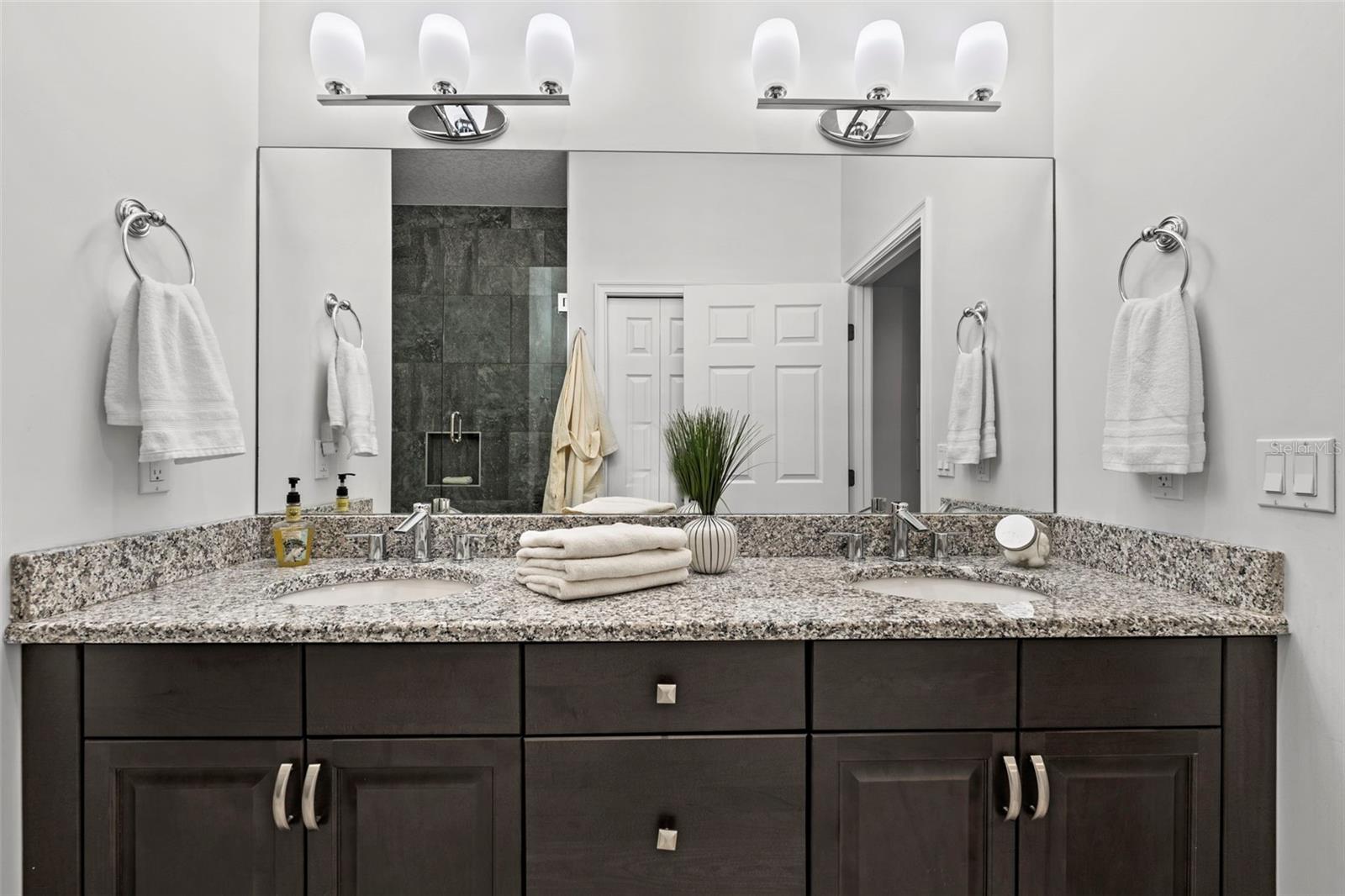 VILLAS AT DATE PALM - Residential