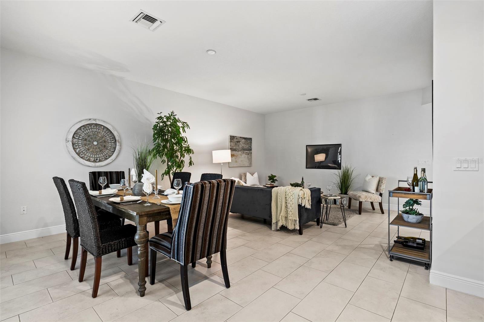 VILLAS AT DATE PALM - Residential