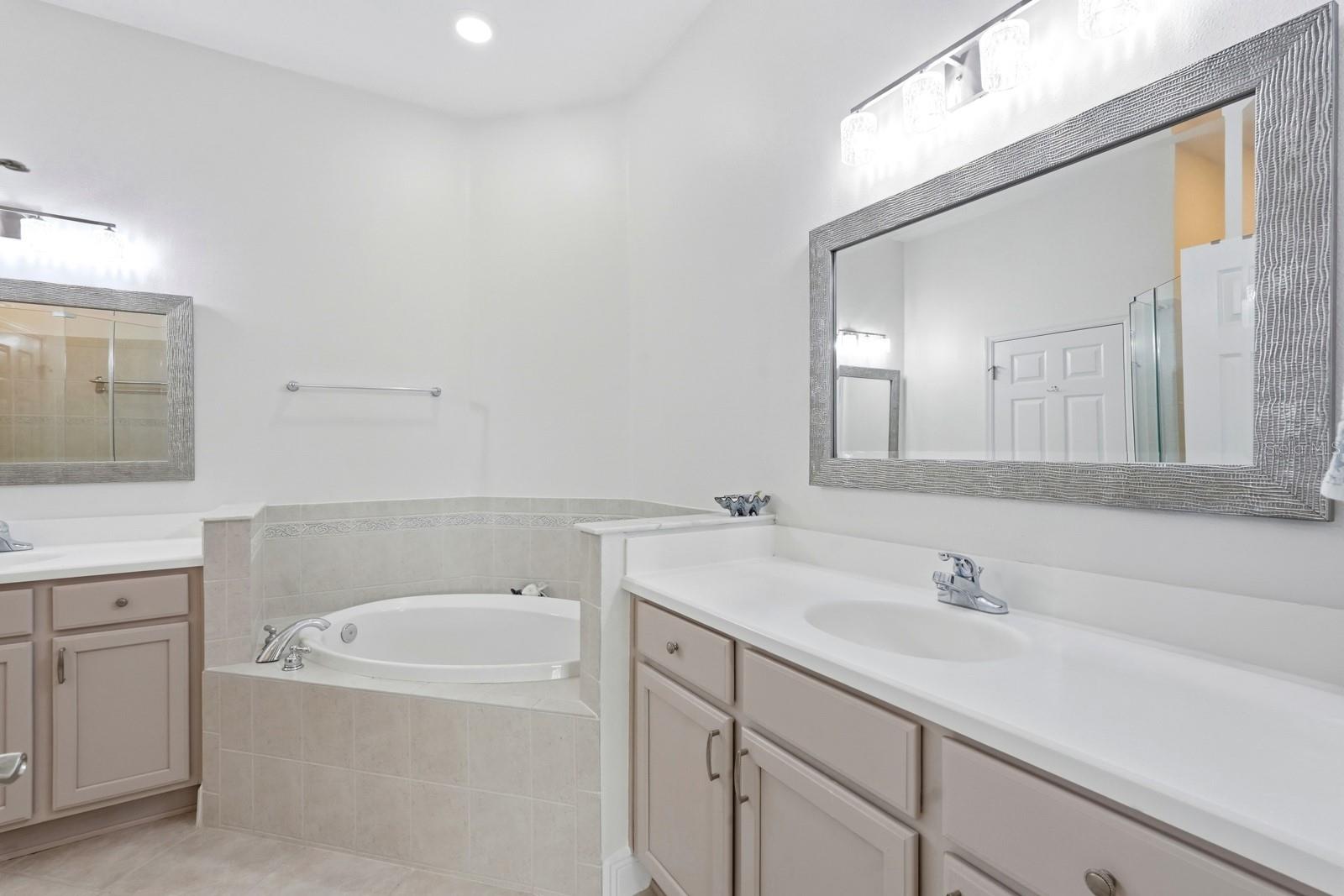 RIVERVIEW CONDOS/GRAND HAVEN - Residential