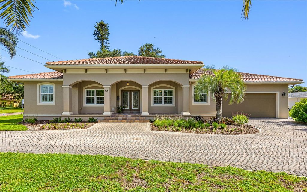 Photo of 926 Cordova Boulevard NE, St Petersburg, FL 33704 (MLS # TB8443228)