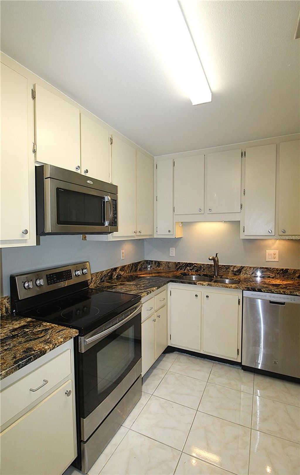 Photo of 390 301 Boulevard W #24D, Bradenton, FL 34205 (MLS # A4660002)