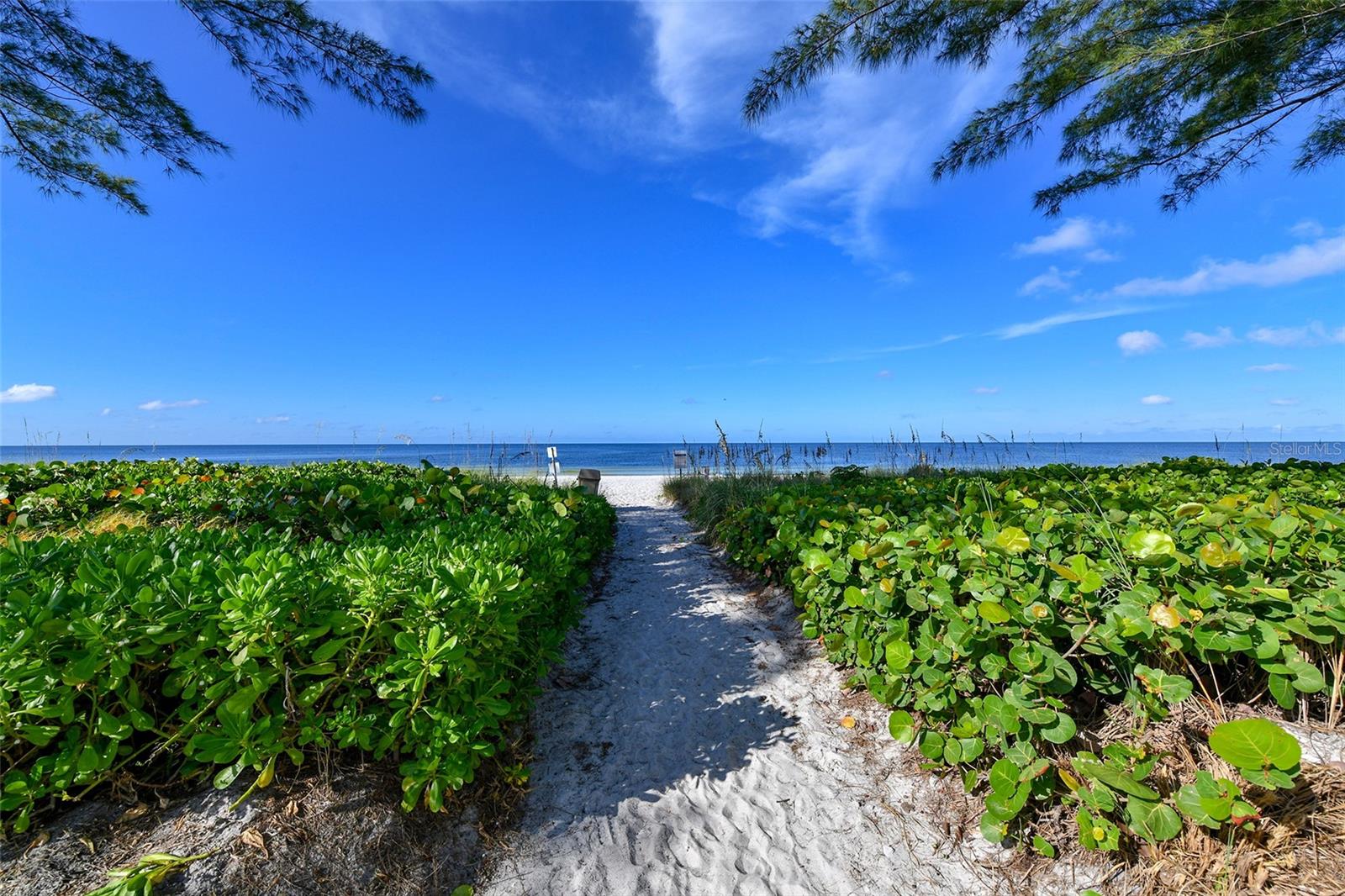 SAND CAY - Residential