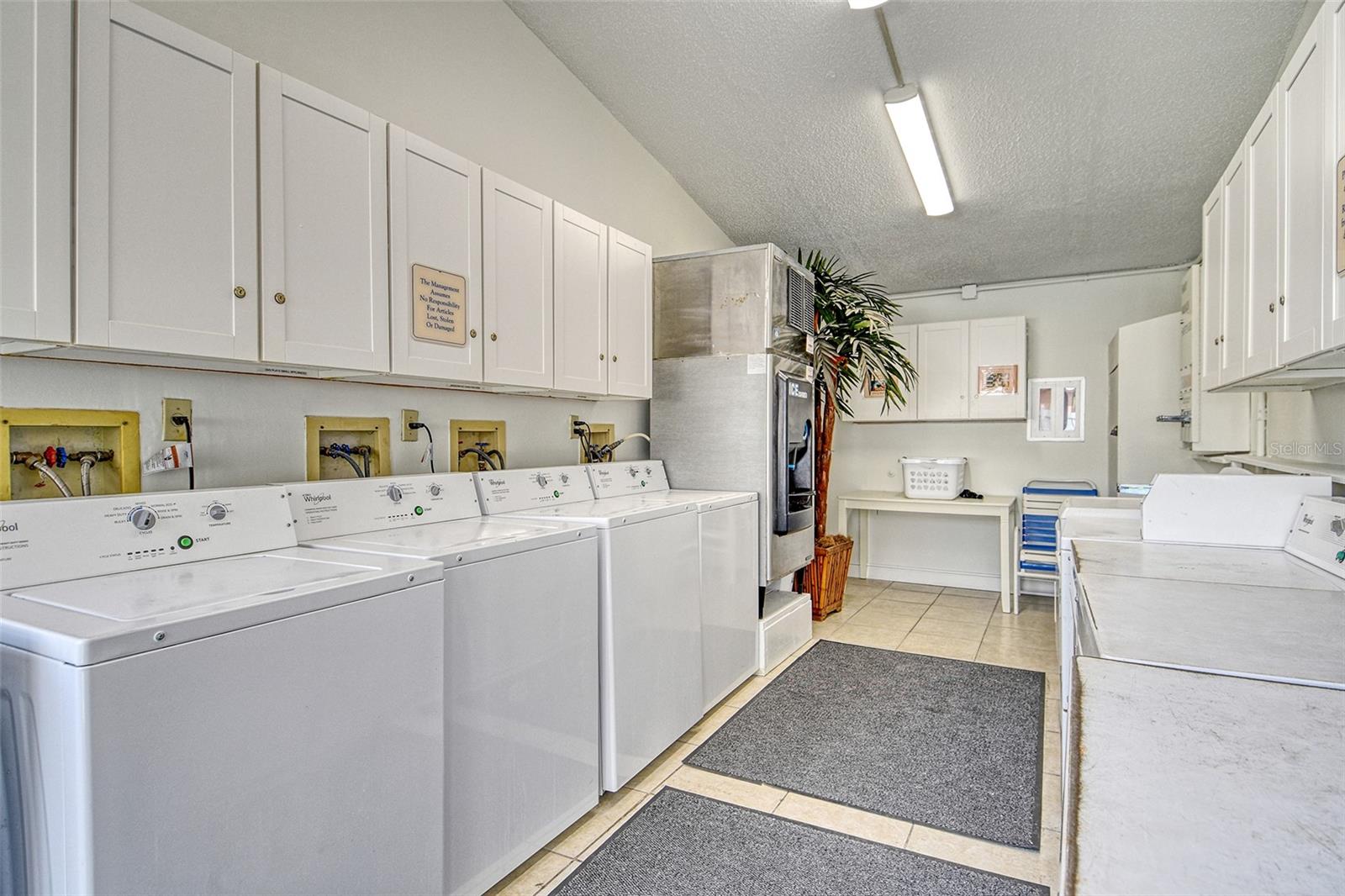 SAND CAY - Residential