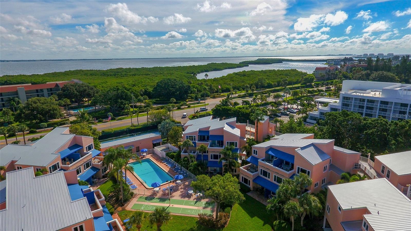 SAND CAY - Residential