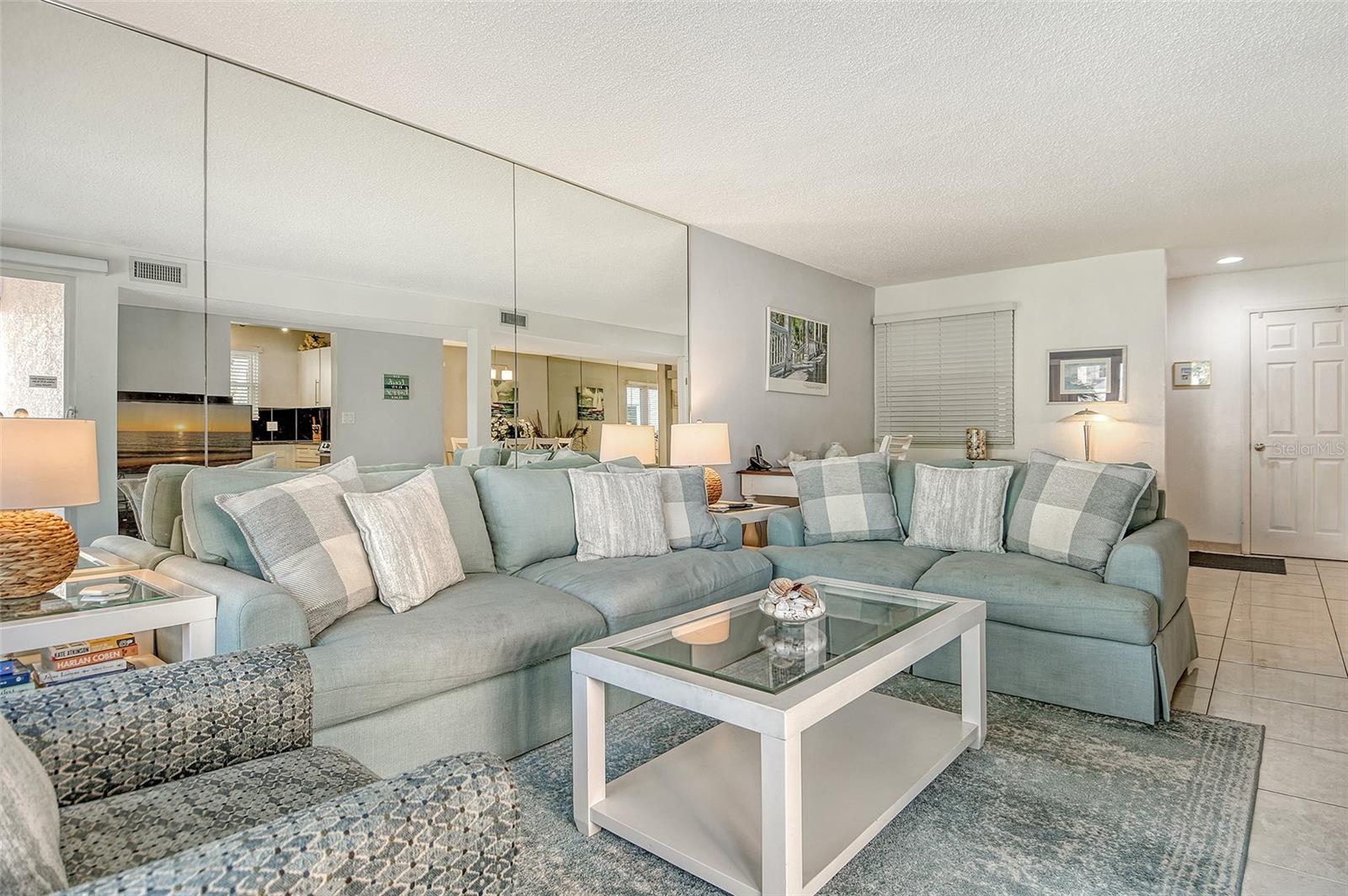 SAND CAY - Residential