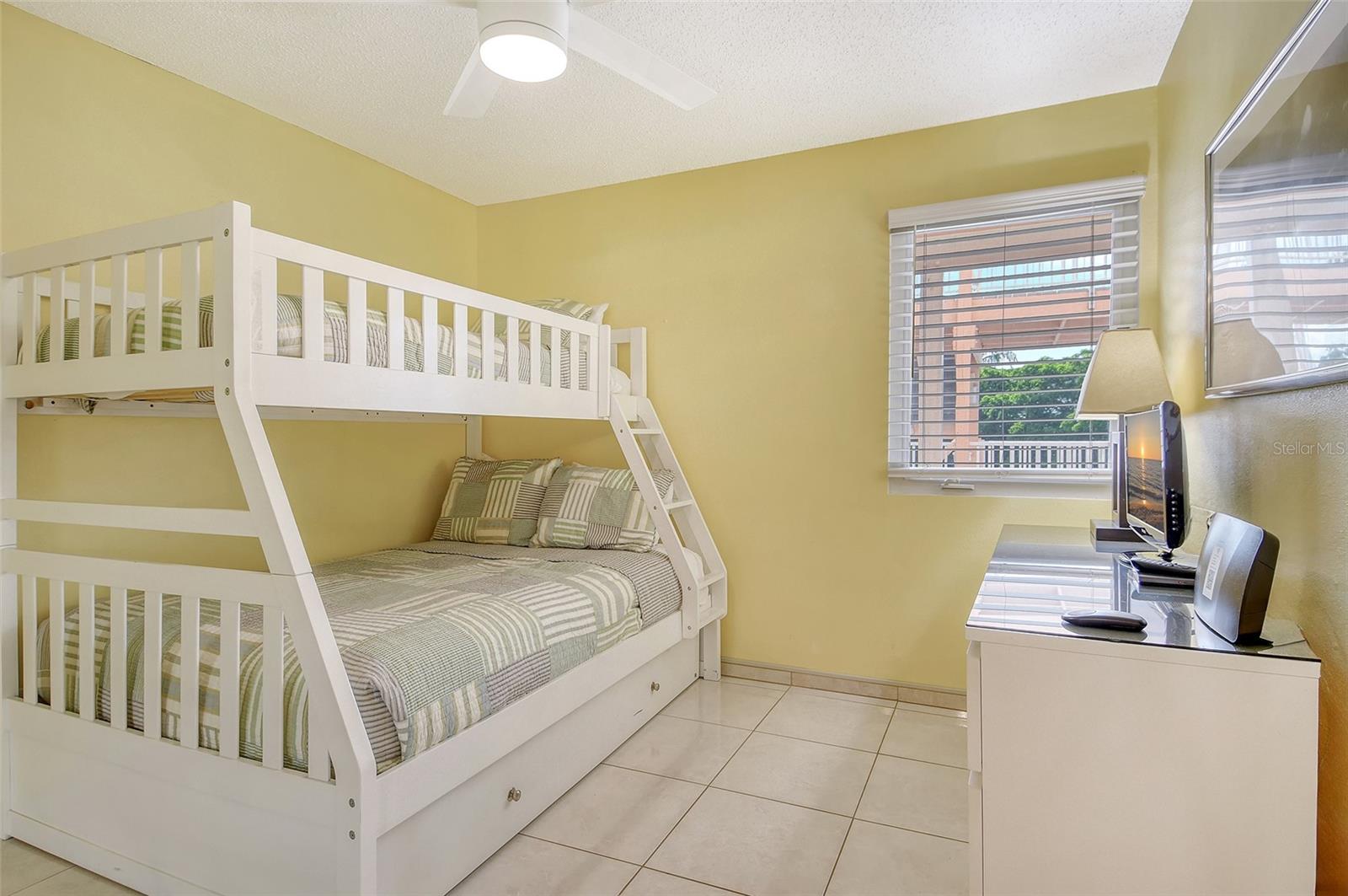 SAND CAY - Residential