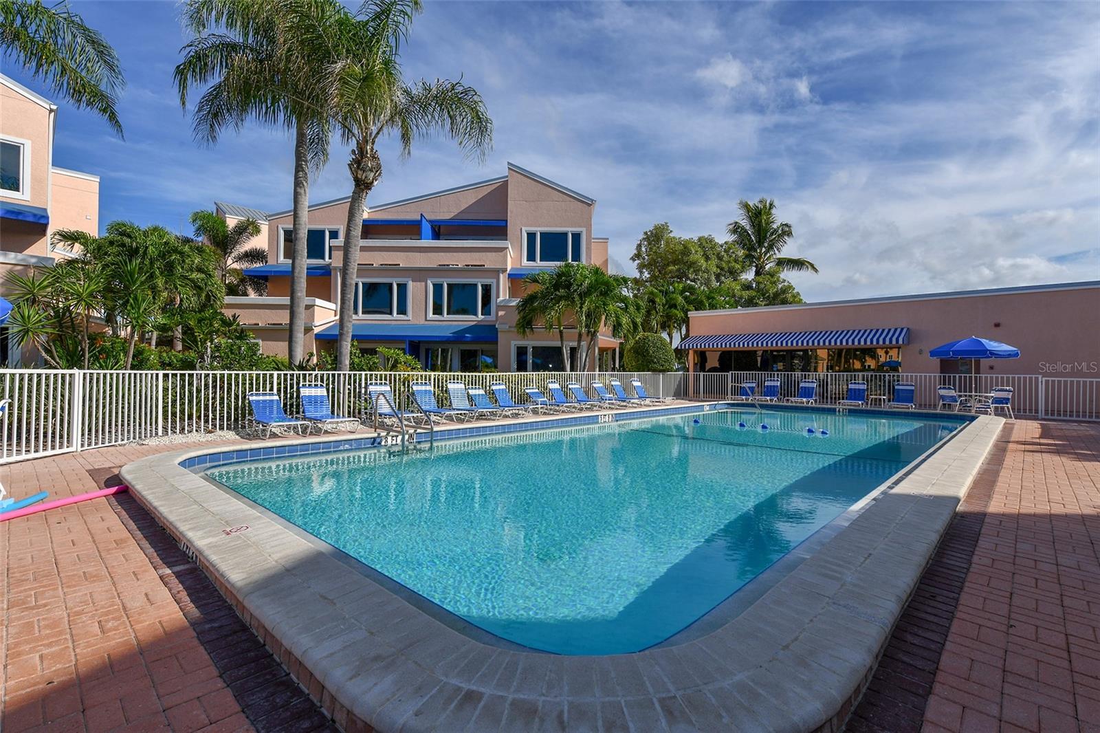 SAND CAY - Residential