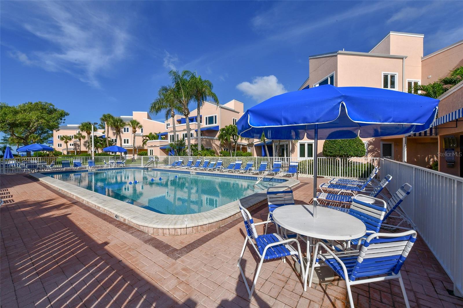 SAND CAY - Residential