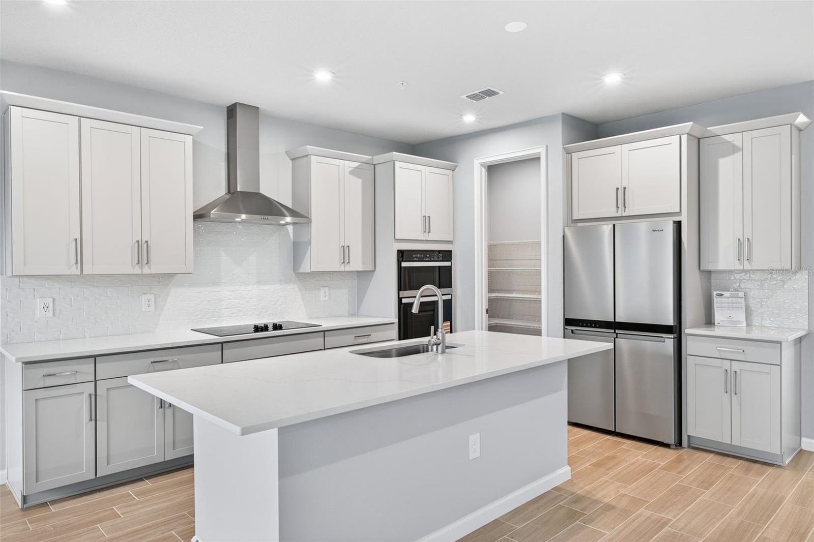 LAKESPUR AT WELLEN PARK - Residential