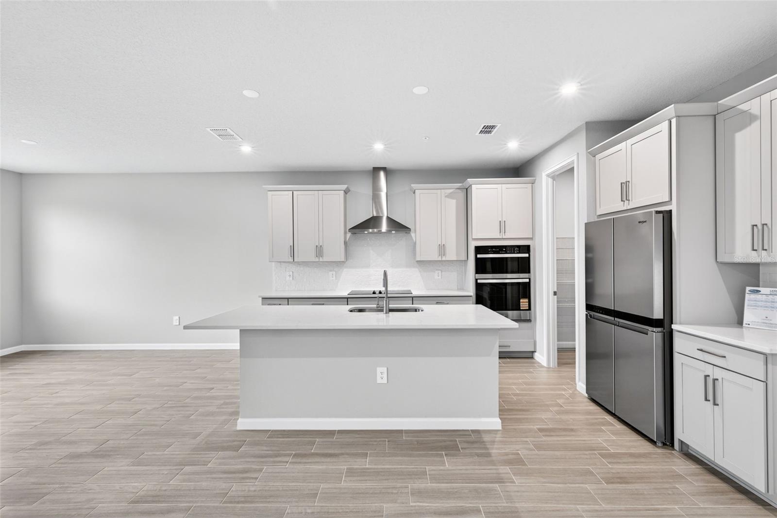 LAKESPUR AT WELLEN PARK - Residential