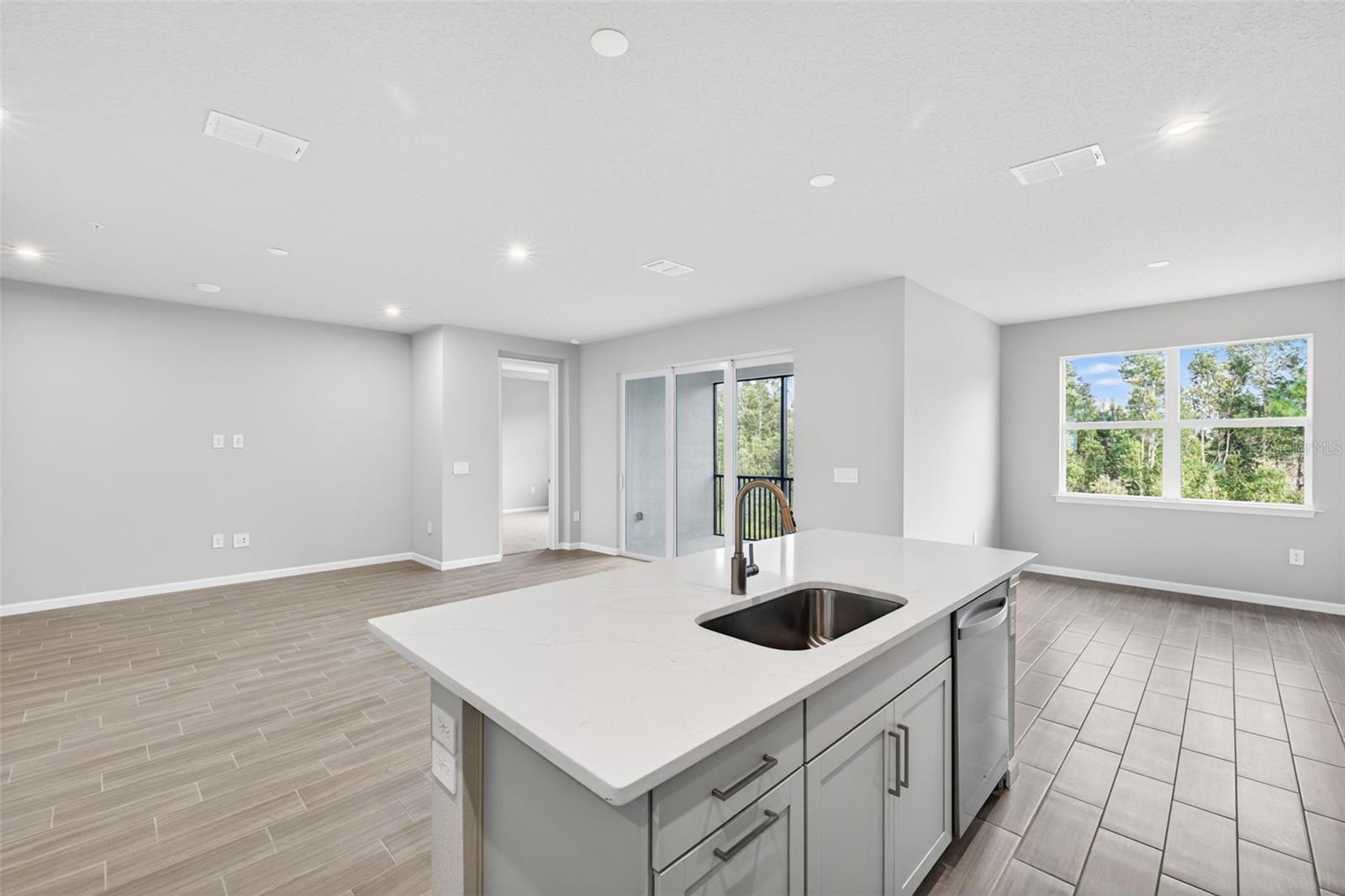 LAKESPUR AT WELLEN PARK - Residential