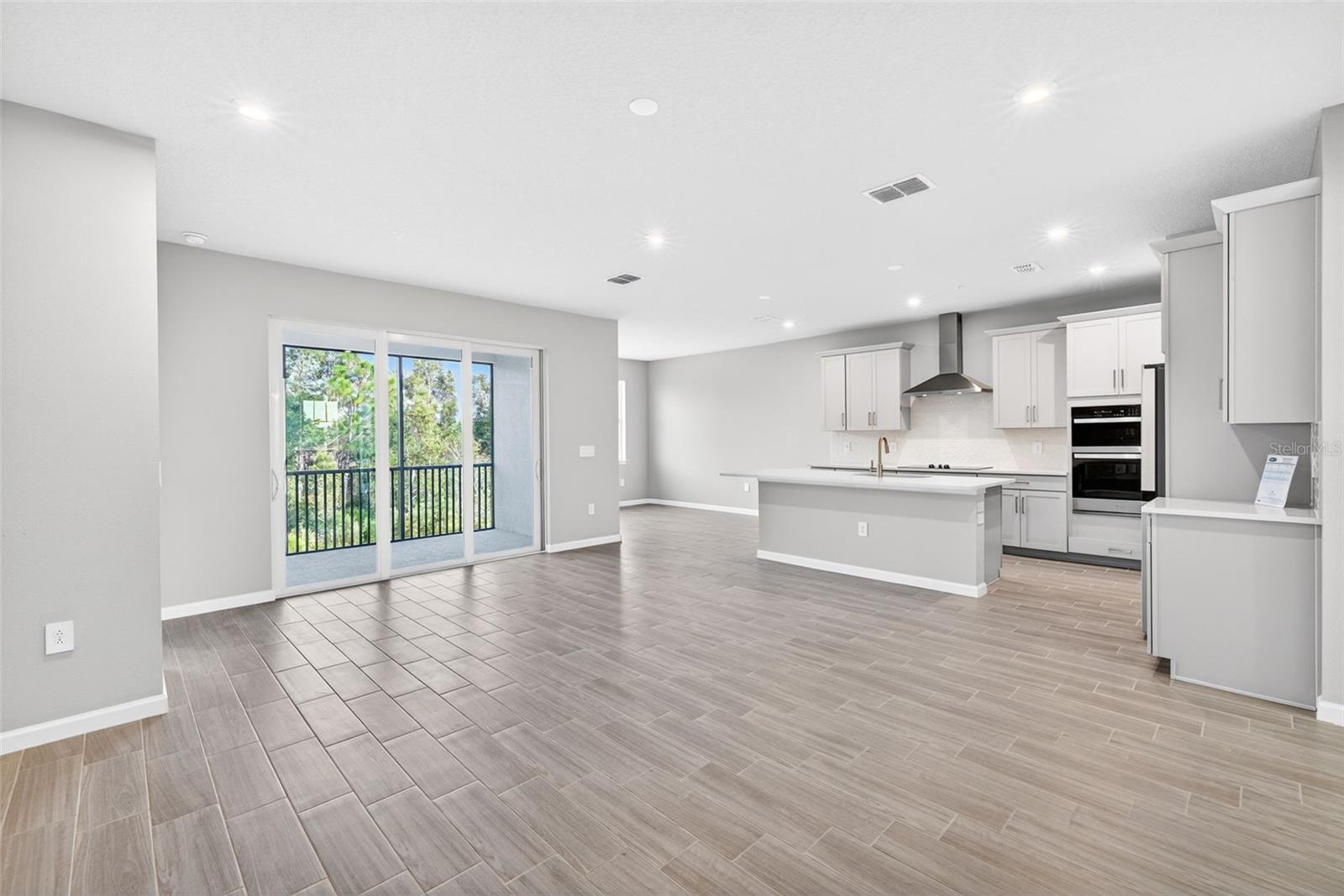 LAKESPUR AT WELLEN PARK - Residential