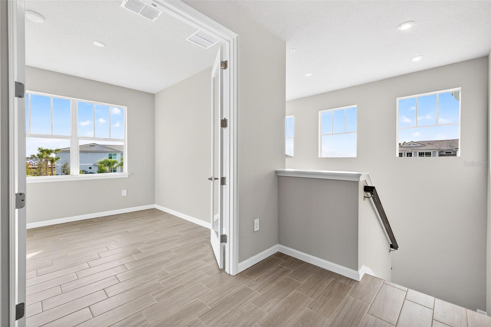 LAKESPUR AT WELLEN PARK - Residential