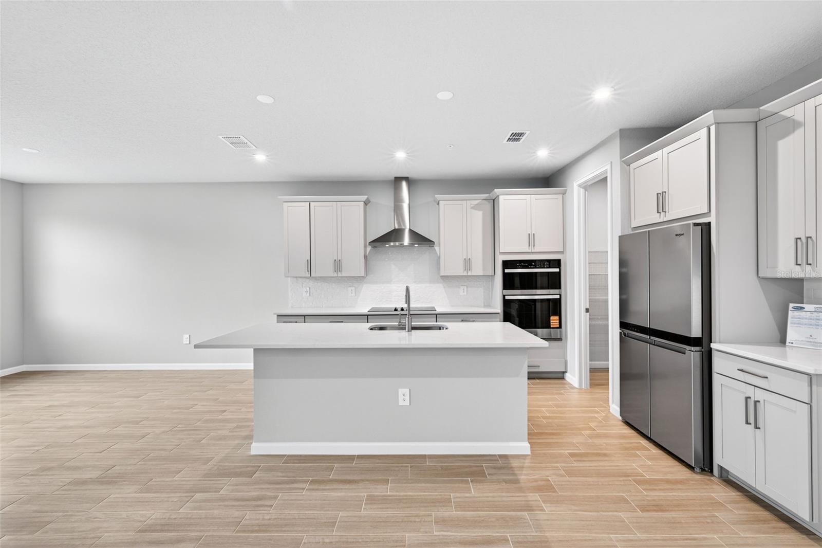 LAKESPUR AT WELLEN PARK - Residential