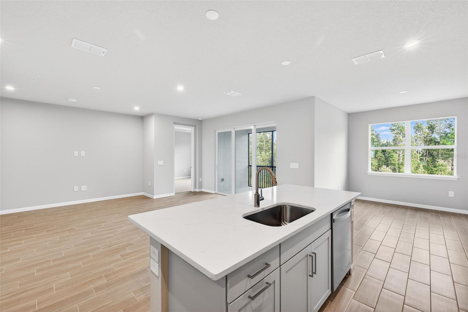 LAKESPUR AT WELLEN PARK - Residential